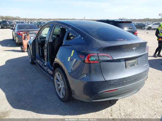2023 Tesla Model Y Awd/long Range Dual Motor All-wheel Drive მანქანა იყიდება აუქციონზე, vin: 7SAYGDEE0PA069860, აუქციონის ნომერი: 44609610