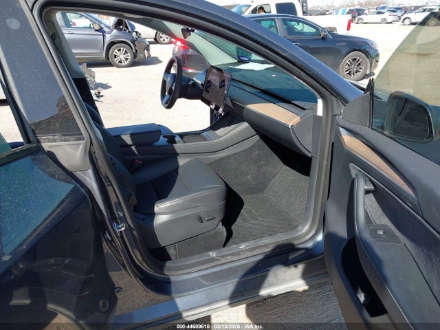 2023 Tesla Model Y Awd/long Range Dual Motor All-wheel Drive მანქანა იყიდება აუქციონზე, vin: 7SAYGDEE0PA069860, აუქციონის ნომერი: 44609610