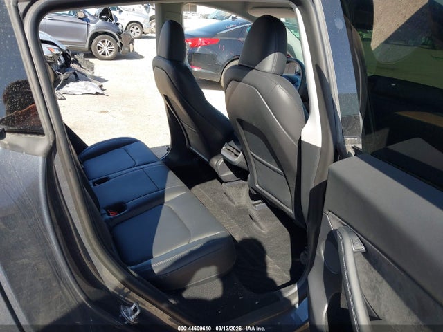 2023 Tesla Model Y Awd/long Range Dual Motor All-wheel Drive მანქანა იყიდება აუქციონზე, vin: 7SAYGDEE0PA069860, აუქციონის ნომერი: 44609610