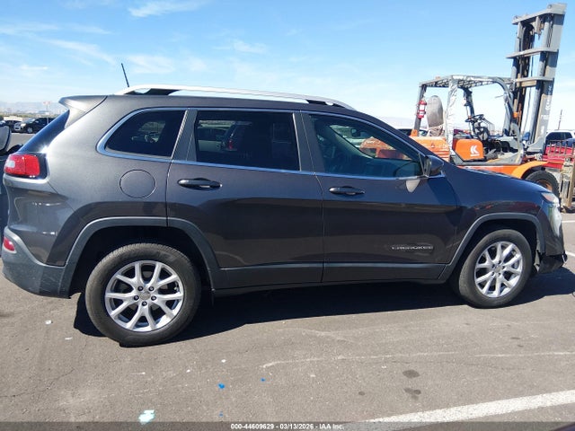 1C4PJLCB9HW668186 Jeep Cherokee Latitude Fwd