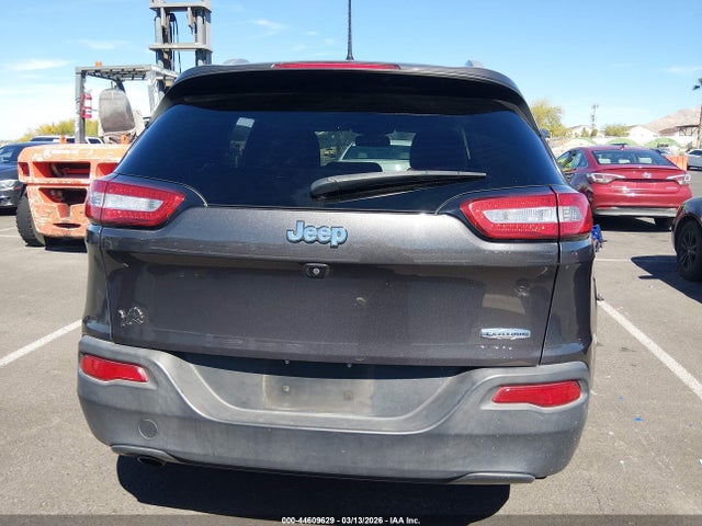 1C4PJLCB9HW668186 Jeep Cherokee Latitude Fwd