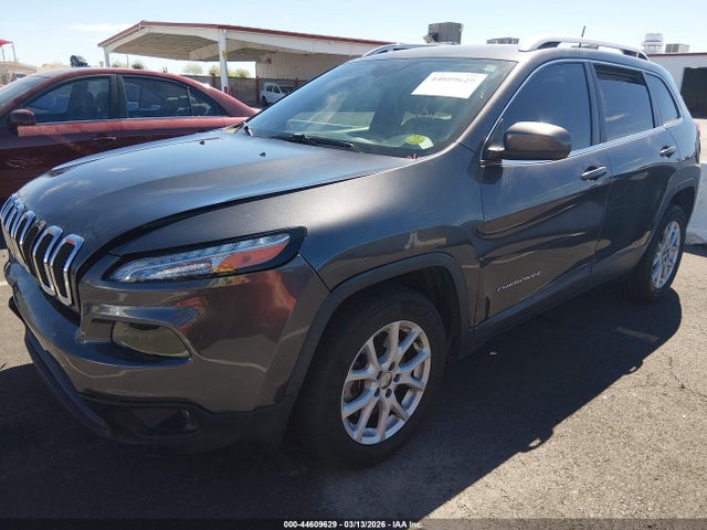1C4PJLCB9HW668186 Jeep Cherokee Latitude Fwd