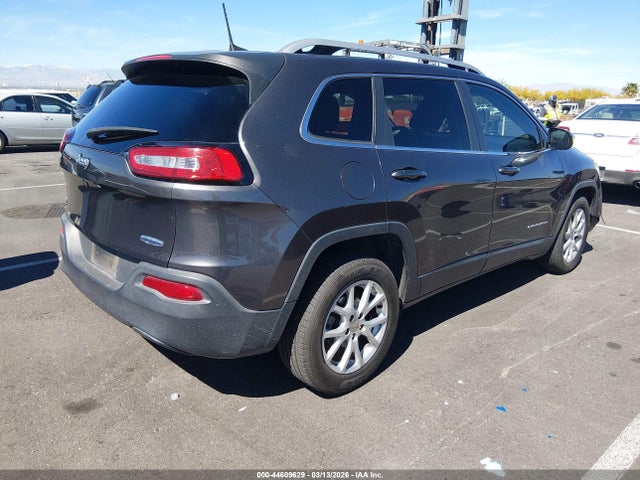 1C4PJLCB9HW668186 Jeep Cherokee Latitude Fwd