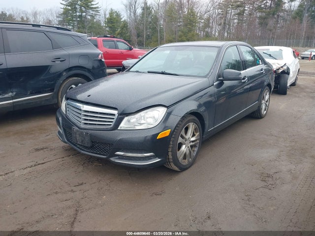 Продаж на аукціоні авто 2012 Mercedes-benz C 300 Luxury 4matic, vin: WDDGF8BB4CR200007, номер лоту: 44609640