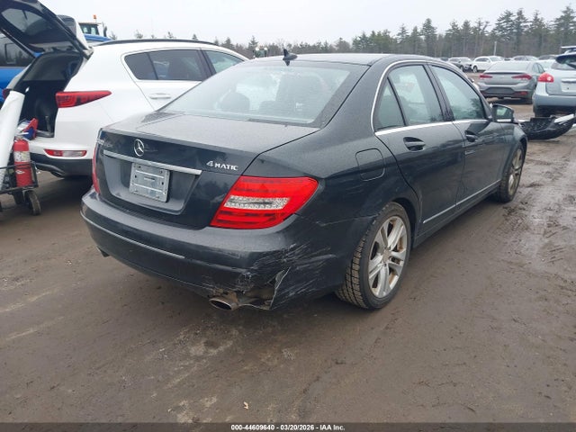 Продаж на аукціоні авто 2012 Mercedes-benz C 300 Luxury 4matic, vin: WDDGF8BB4CR200007, номер лоту: 44609640