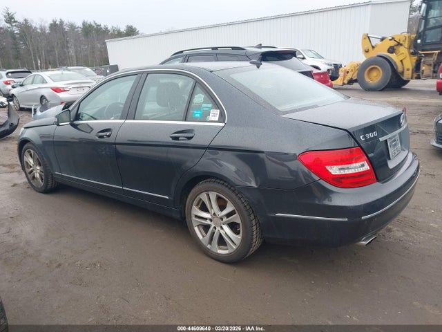 Продаж на аукціоні авто 2012 Mercedes-benz C 300 Luxury 4matic, vin: WDDGF8BB4CR200007, номер лоту: 44609640