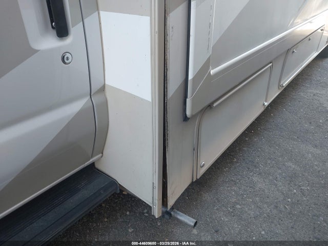 Ford E-450 Cutaway 2017 1FDXE4FSXHDC09939 Image 11