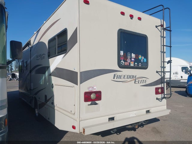 Ford E-450 Cutaway 2017 1FDXE4FSXHDC09939 Image 3