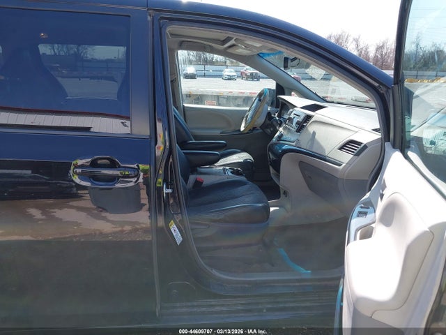 Продаж на аукціоні авто 2012 Toyota Sienna Se 8 Passenger, vin: 5TDXK3DC5CS259275, номер лоту: 44609707