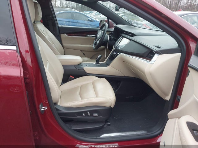 2017 CADILLAC XT5 1GYKNERS5HZ116808 Photo 4
