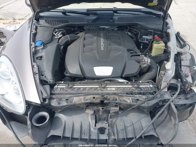 Porsche Cayenne Diesel 2014 WP1AF2A23ELA32234 Image 10