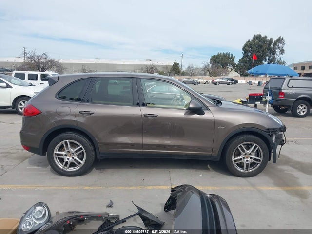 Porsche Cayenne Diesel 2014 WP1AF2A23ELA32234 Image 14