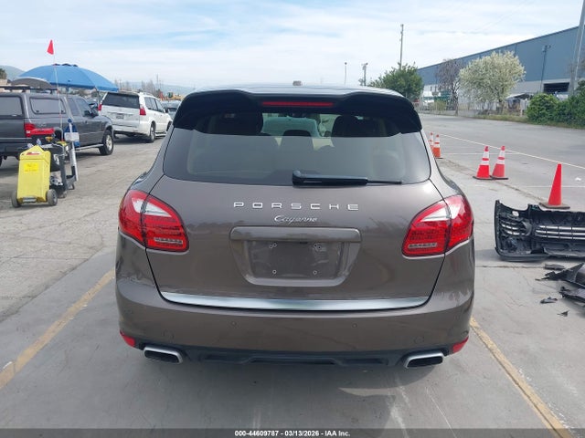 Porsche Cayenne Diesel 2014 WP1AF2A23ELA32234 Image 17