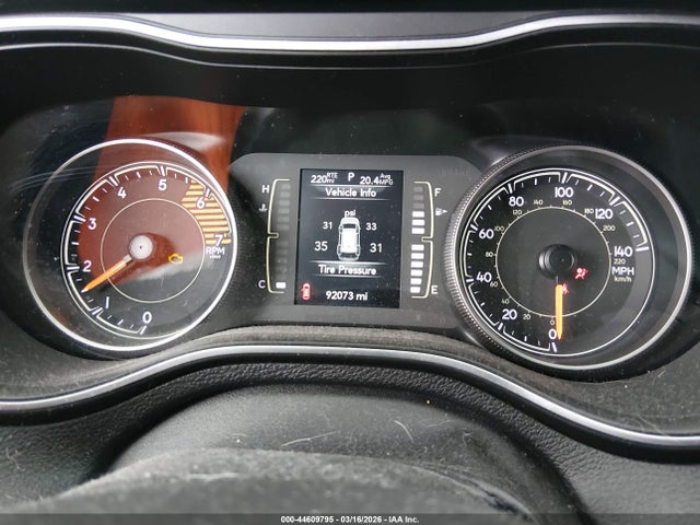 44609795 :رقم المزاد ، 1C4PJMLN6KD163953 vin ، 2019 Jeep Cherokee Latitude Plus 4x4 مزاد بيع