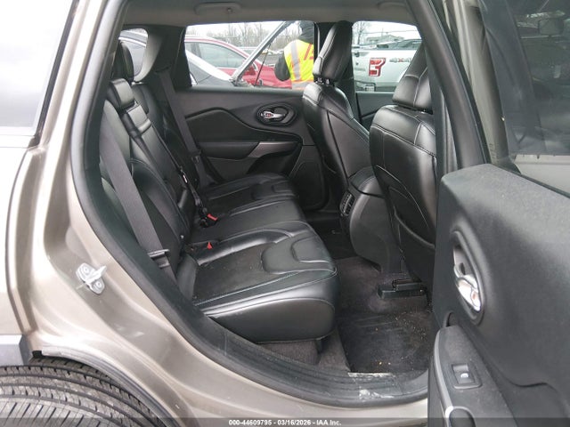 44609795 :رقم المزاد ، 1C4PJMLN6KD163953 vin ، 2019 Jeep Cherokee Latitude Plus 4x4 مزاد بيع