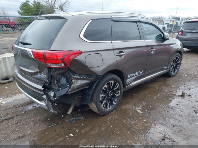 2018 MITSUBISHI OUTLANDER PHEV JA4J24A51JZ031006 Photo 3