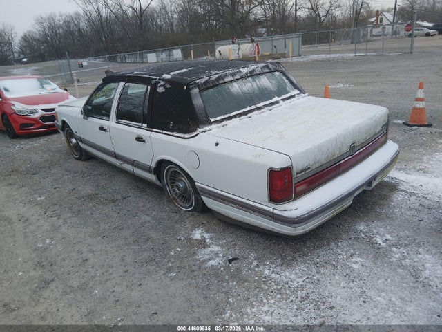 1990 LINCOLN TOWN CAR 1LNCM81FXLY752938 Photo 2