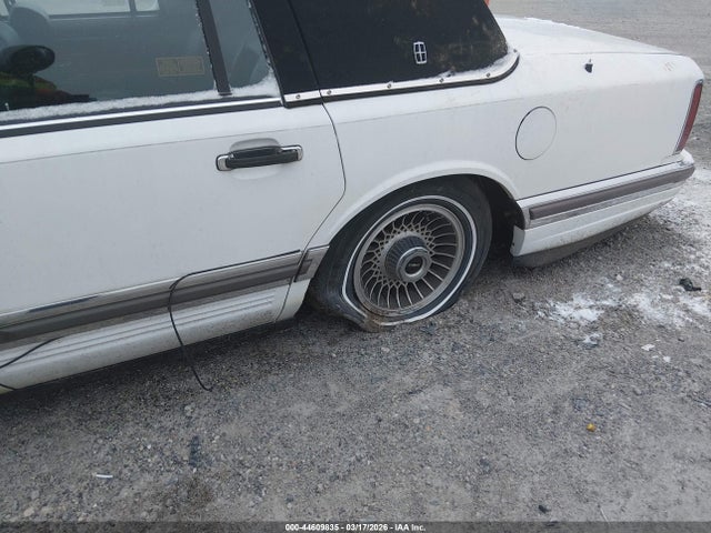 1990 LINCOLN TOWN CAR 1LNCM81FXLY752938 Photo 5