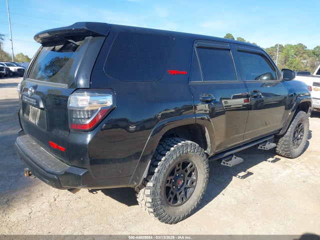 2018 TOYOTA 4RUNNER JTEBU5JR2J5541803 Photo 3