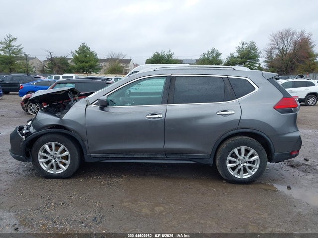 44609962 :رقم المزاد ، 5N1AT2MV0HC794632 vin ، 2017 Nissan Rogue Sv مزاد بيع
