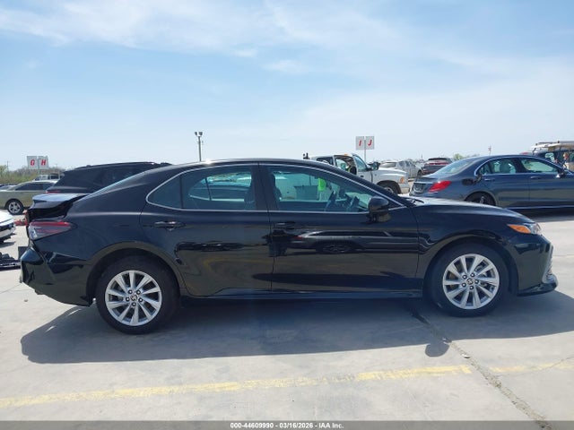 2022 Toyota Camry Le მანქანა იყიდება აუქციონზე, vin: 4T1C11AKXNU054174, აუქციონის ნომერი: 44609990