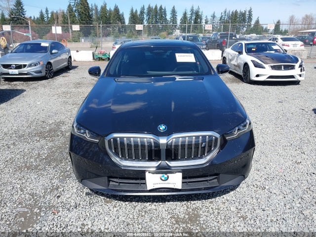 44609992 :رقم المزاد ، WBY33FK01RCP95140 vin ، 2024 Bmw I5 Edrive40 مزاد بيع