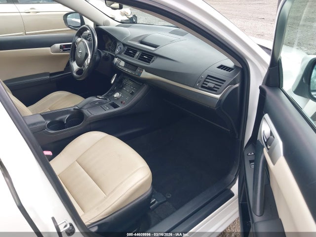 2011 Lexus Ct 200h Premium მანქანა იყიდება აუქციონზე, vin: JTHKD5BH5B2040965, აუქციონის ნომერი: 44609996