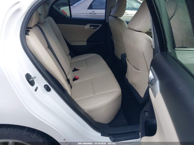 2011 Lexus Ct 200h Premium მანქანა იყიდება აუქციონზე, vin: JTHKD5BH5B2040965, აუქციონის ნომერი: 44609996