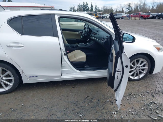 2011 Lexus Ct 200h Premium მანქანა იყიდება აუქციონზე, vin: JTHKD5BH5B2040965, აუქციონის ნომერი: 44609996