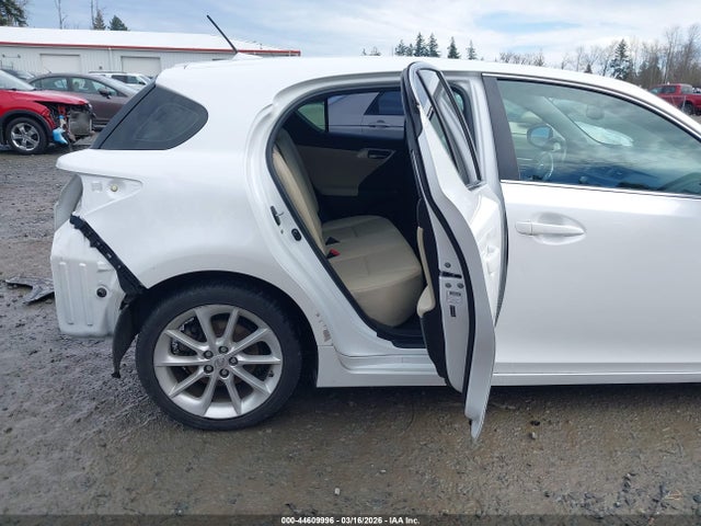 2011 Lexus Ct 200h Premium მანქანა იყიდება აუქციონზე, vin: JTHKD5BH5B2040965, აუქციონის ნომერი: 44609996