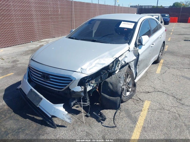 Hyundai SONATA SE 2015 5NPE24AF5FH144553 Image 2