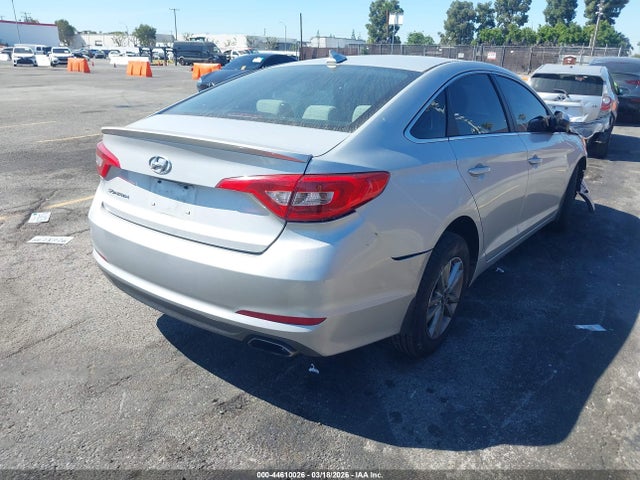 Hyundai SONATA SE 2015 5NPE24AF5FH144553 Image 4