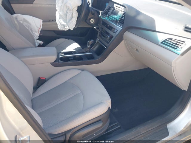 Hyundai SONATA SE 2015 5NPE24AF5FH144553 Image 5