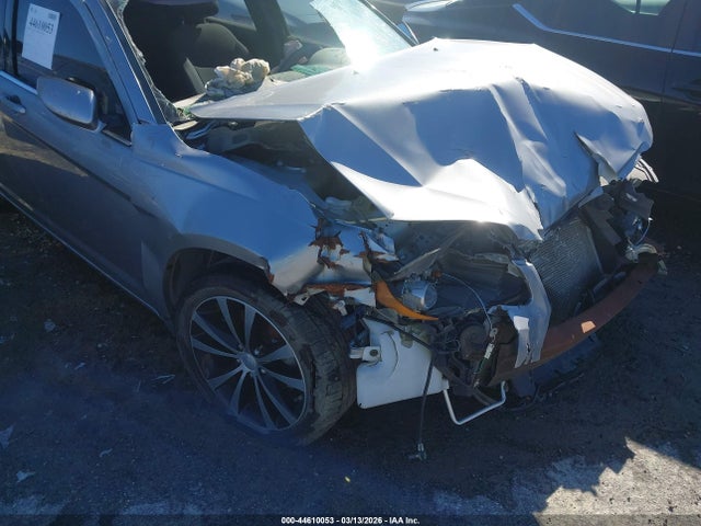Продаж на аукціоні авто 2014 Chrysler 200 Touring, vin: 1C3CCBBB2EN120265, номер лоту: 44610053