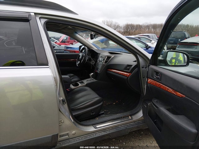 44610058 :رقم المزاد ، 4S4BRBKC2B3381056 vin ، 2011 Subaru Outback 2.5i Limited مزاد بيع