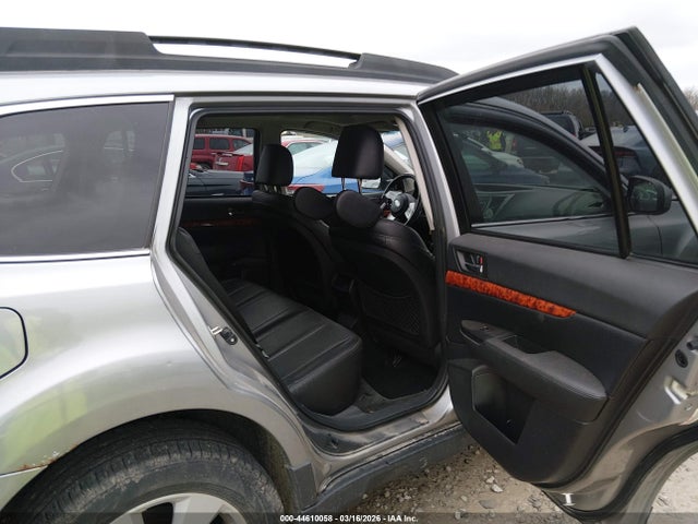 44610058 :رقم المزاد ، 4S4BRBKC2B3381056 vin ، 2011 Subaru Outback 2.5i Limited مزاد بيع