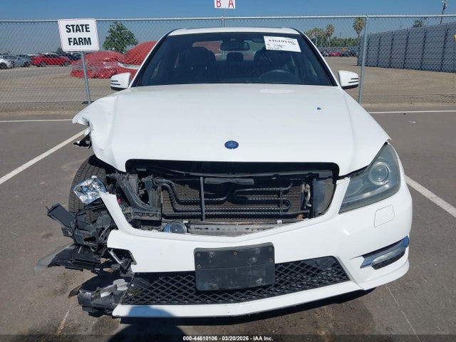 44610106 :رقم المزاد ، WDDGF4HB0DA777410 vin ، 2013 Mercedes-benz C 250 Sport مزاد بيع