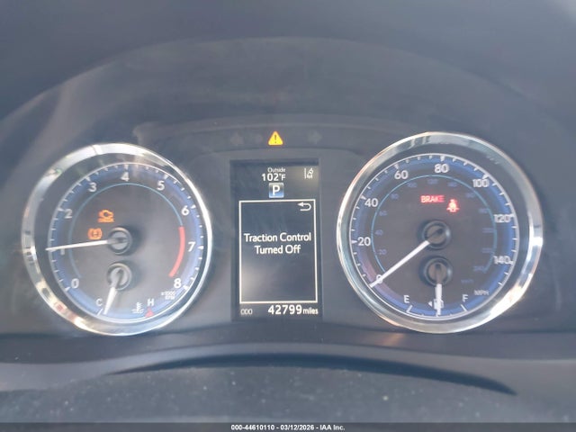 5YFBURHE6JP813805 Toyota COROLLA SE