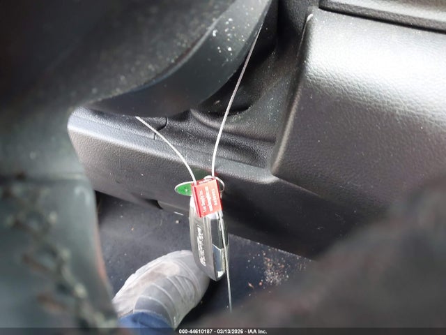 2019 RAM 1500 1C6RREBG0KN757756 Photo 10