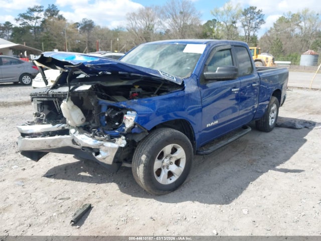 2019 RAM 1500 1C6RREBG0KN757756 Photo 1