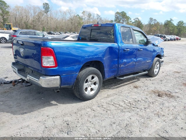 2019 RAM 1500 1C6RREBG0KN757756 Photo 3