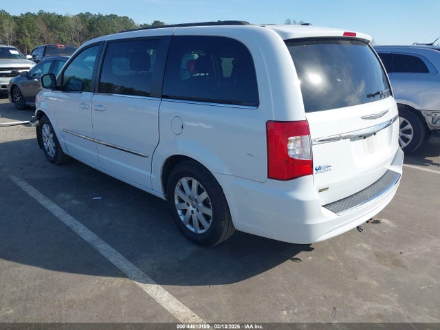 2014 CHRYSLER TOWN & COUNTRY 2C4RC1BG8ER211247 Photo 2