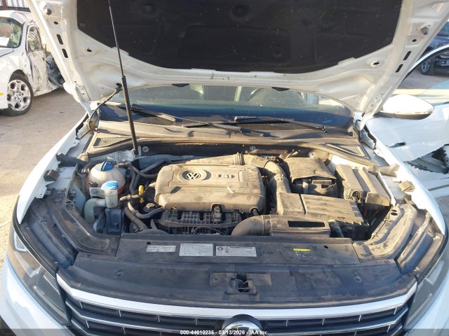 Продаж на аукціоні авто 2016 Volkswagen Passat 1.8t R-line, vin: 1VWAT7A3XGC038158, номер лоту: 44610235