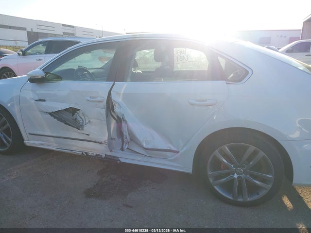 Продаж на аукціоні авто 2016 Volkswagen Passat 1.8t R-line, vin: 1VWAT7A3XGC038158, номер лоту: 44610235