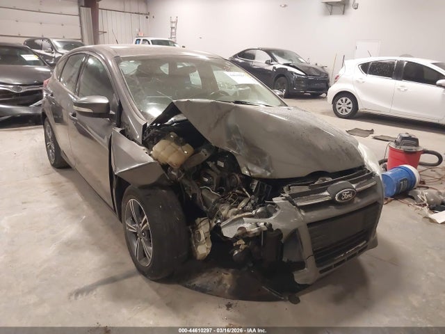Ford FOCUS SE 2014 1FADP3K29EL346752 Image 6