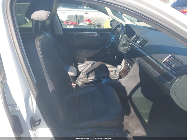 1VWBT7A36HC080025 Volkswagen Passat 1.8t Se