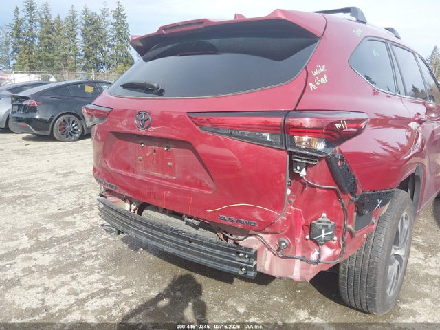 5TDGZRBHXNS595262 Toyota Highlander Xle