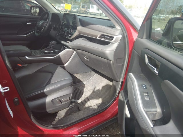 5TDGZRBHXNS595262 Toyota Highlander Xle