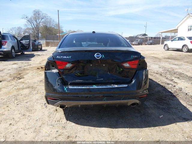 44610374 :رقم المزاد ، 1N4BL4CV1MN330159 vin ، 2021 Nissan Altima Sr Fwd مزاد بيع
