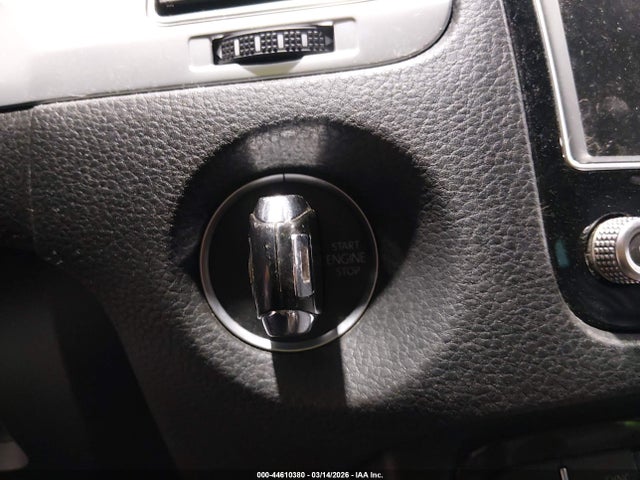 44610380 :رقم المزاد ، WVGEF9BP6FD007972 vin ، 2015 Volkswagen Touareg V6 Lux مزاد بيع